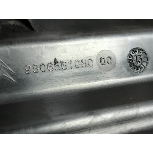 Корпус воздушного фильтра Peugeot 308 1.6BlueHDI 2013-2021 9806561080